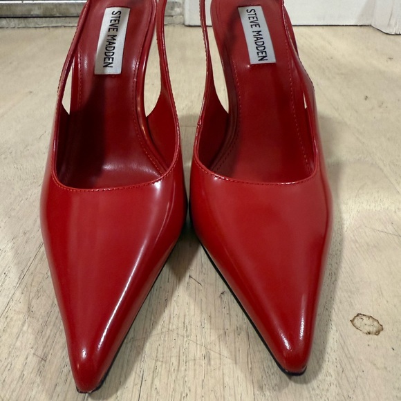 Steve Madden Reyes Red Heels - size 5 - Picture 8 of 10